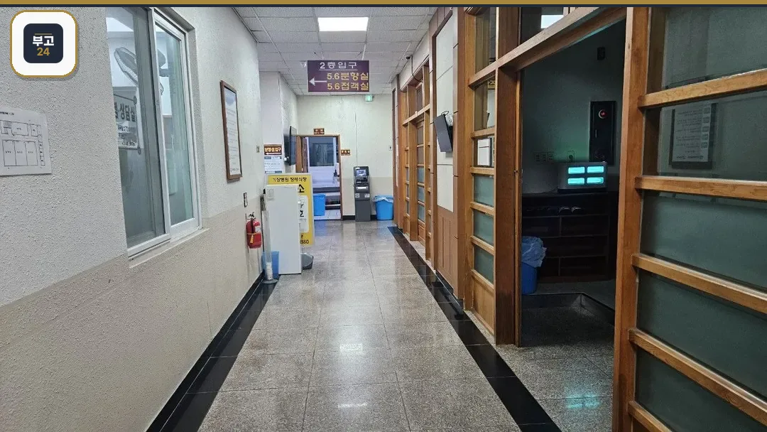 기장병원장례식장 내부 복도와 안내 표지