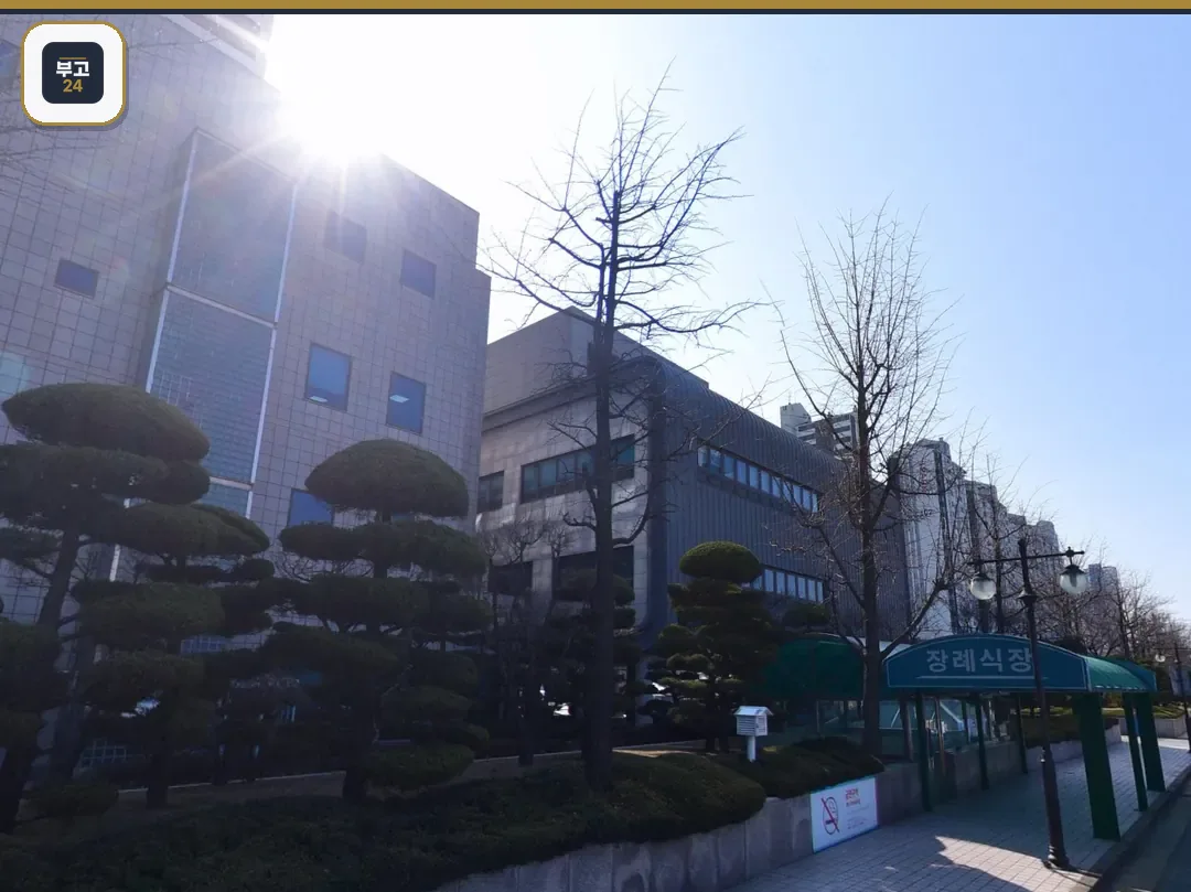 인하대병원장례식장 정원수 사이 입구 캐노피